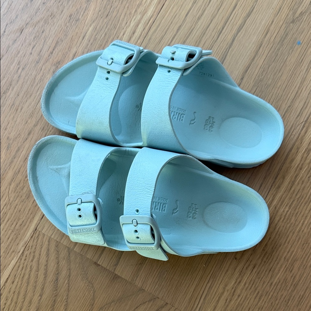 Arizona Birkenstock Kids Sky Blue Sandals (used)